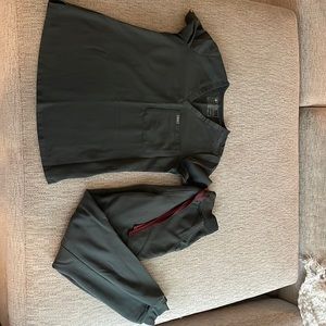 Figs scrubs for sale! Only worn once. Super comfy and stylish.